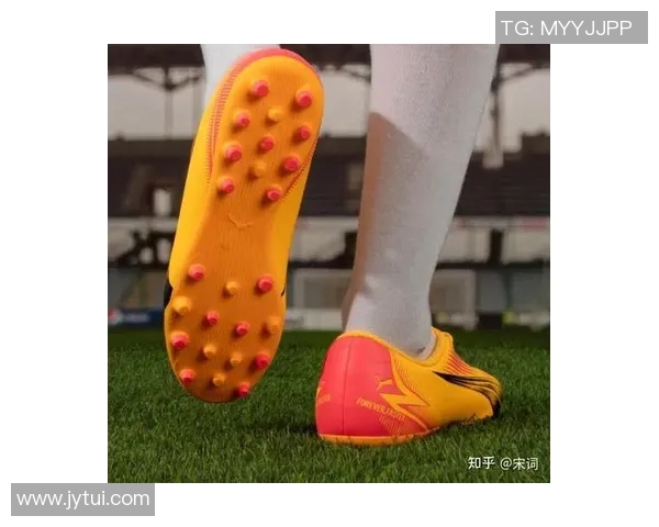 时尚足球女鞋选择解析 哪些球星穿的鞋子既好看又实用